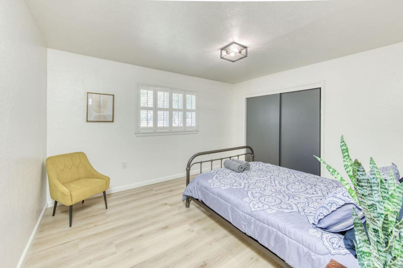 Sunny 3br Haven With Pool Holiday home