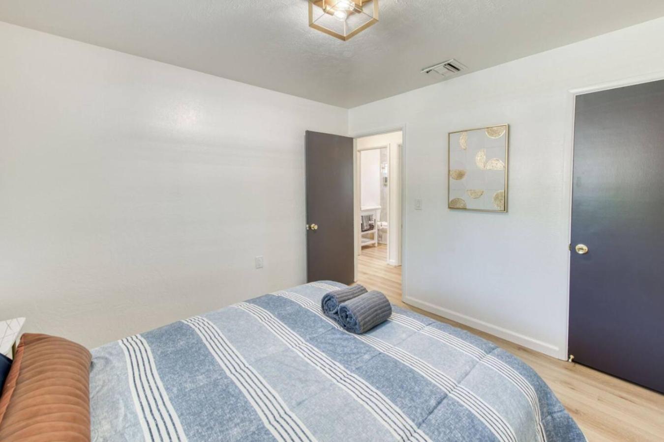 Holiday home Sunny 3br Haven With Pool Fresno